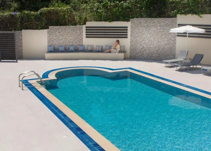 Fouxia Apartments And Studios